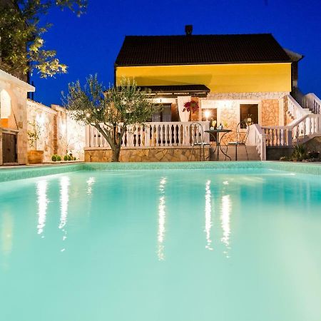 Holiday Home Iva With Pool Sukošan Extérieur photo