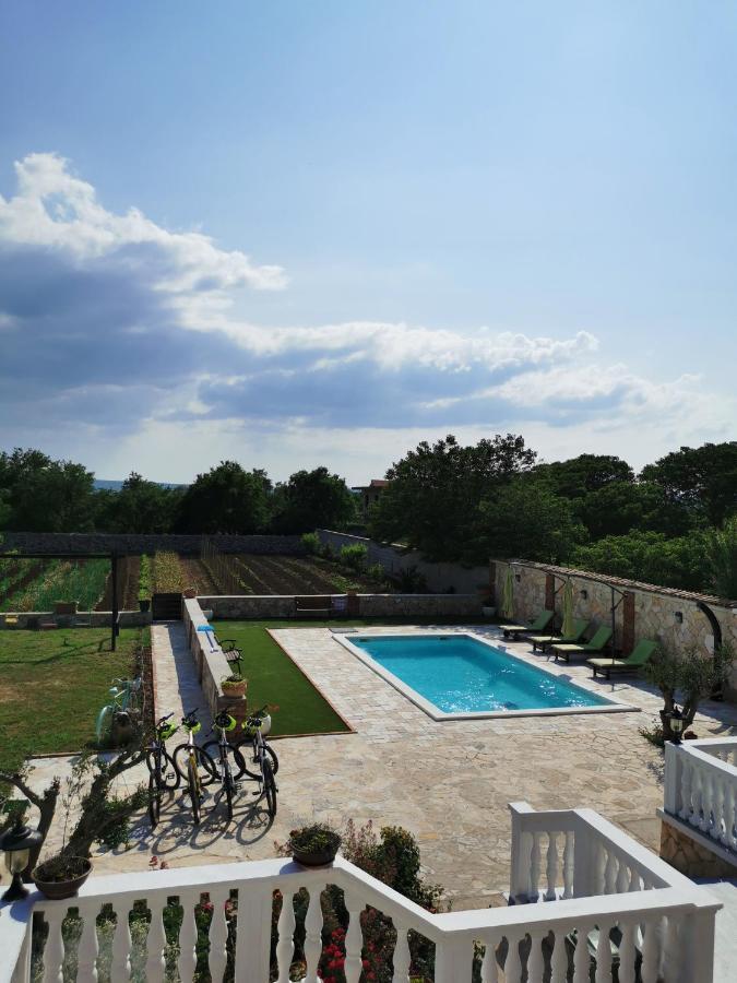 Holiday Home Iva With Pool Sukošan Extérieur photo