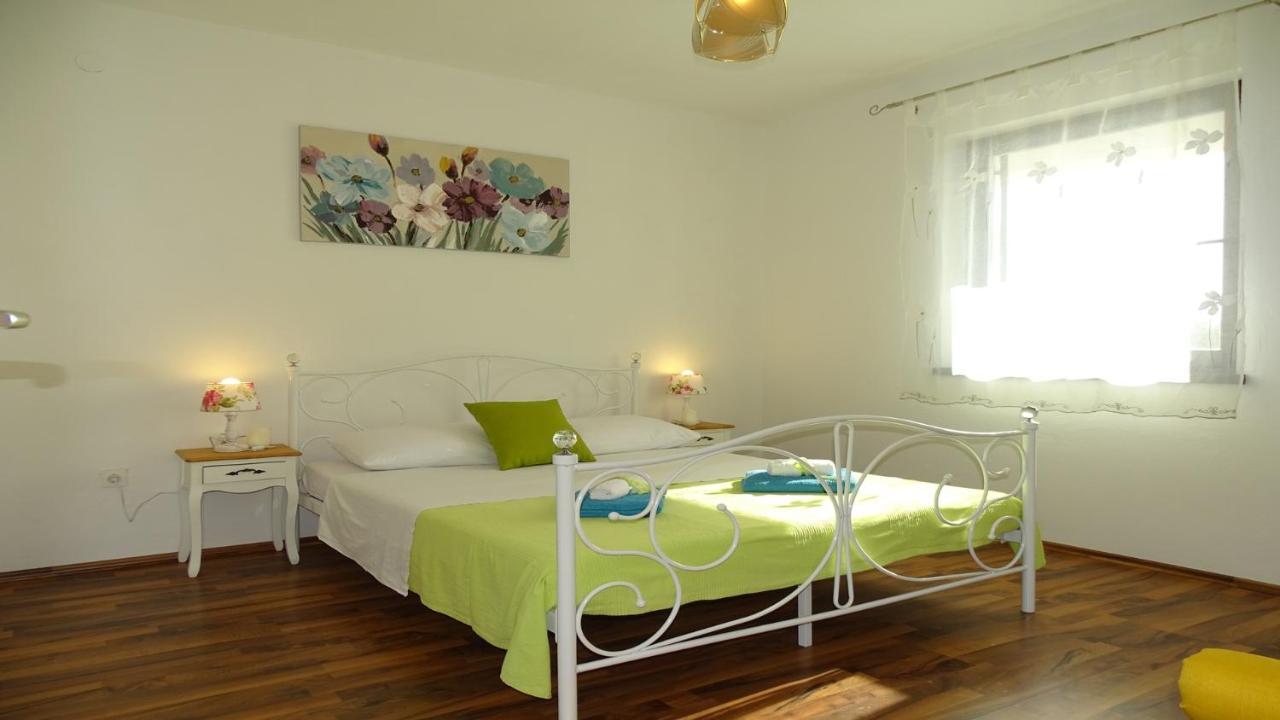 Holiday Home Iva With Pool Sukošan Extérieur photo